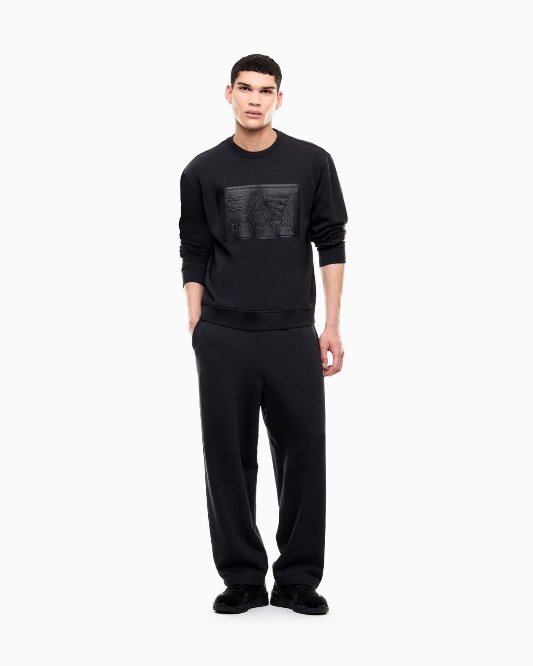 Felpa over black & white in cotone con logo a rilievo Nero 7M002108 AF27201 UC001 EA7 EMPORIO ARMANI