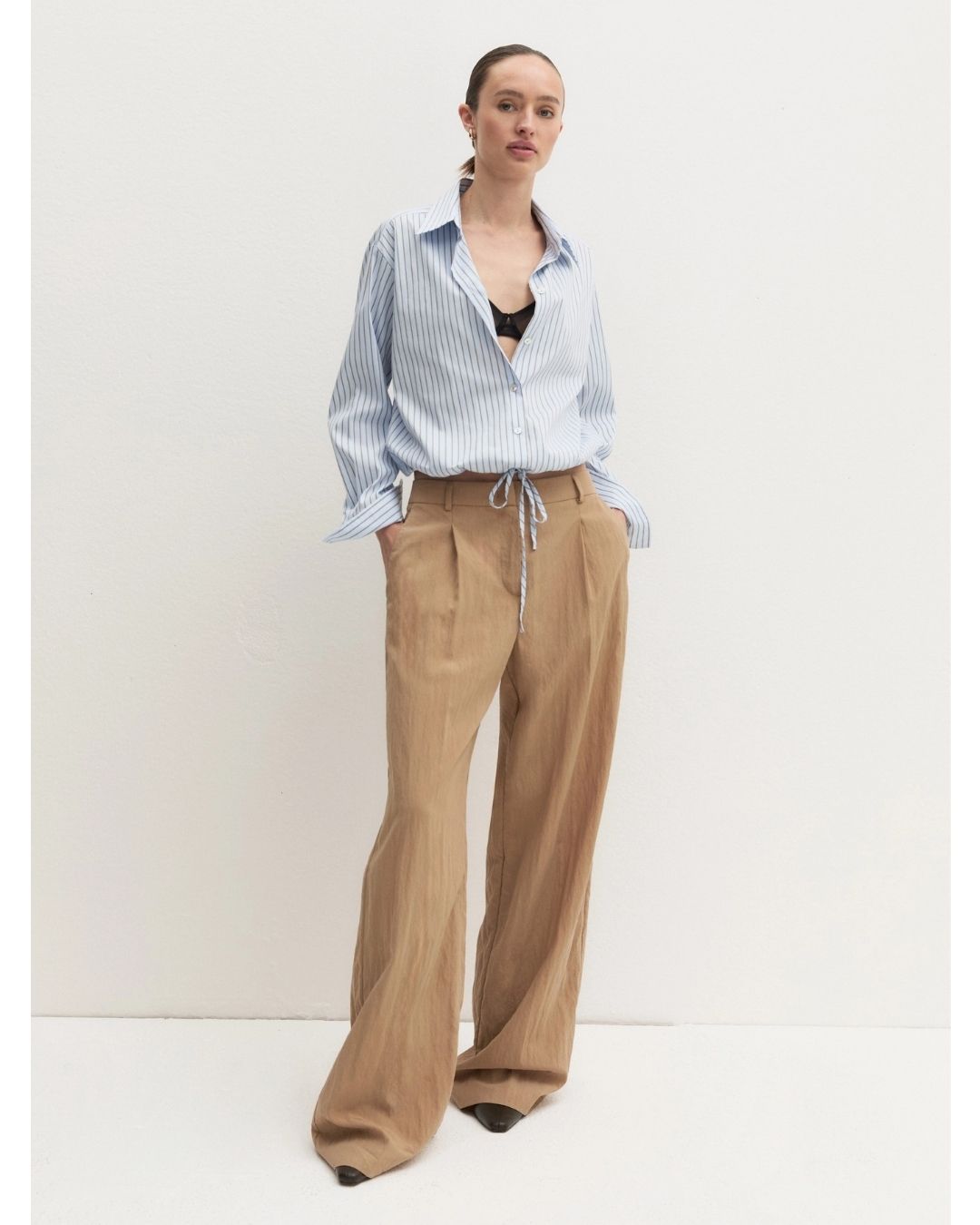 Pantalone wide leg in tessuto crinckle Emmtenace Naturale 2625136024200 001 EMME MARELLA