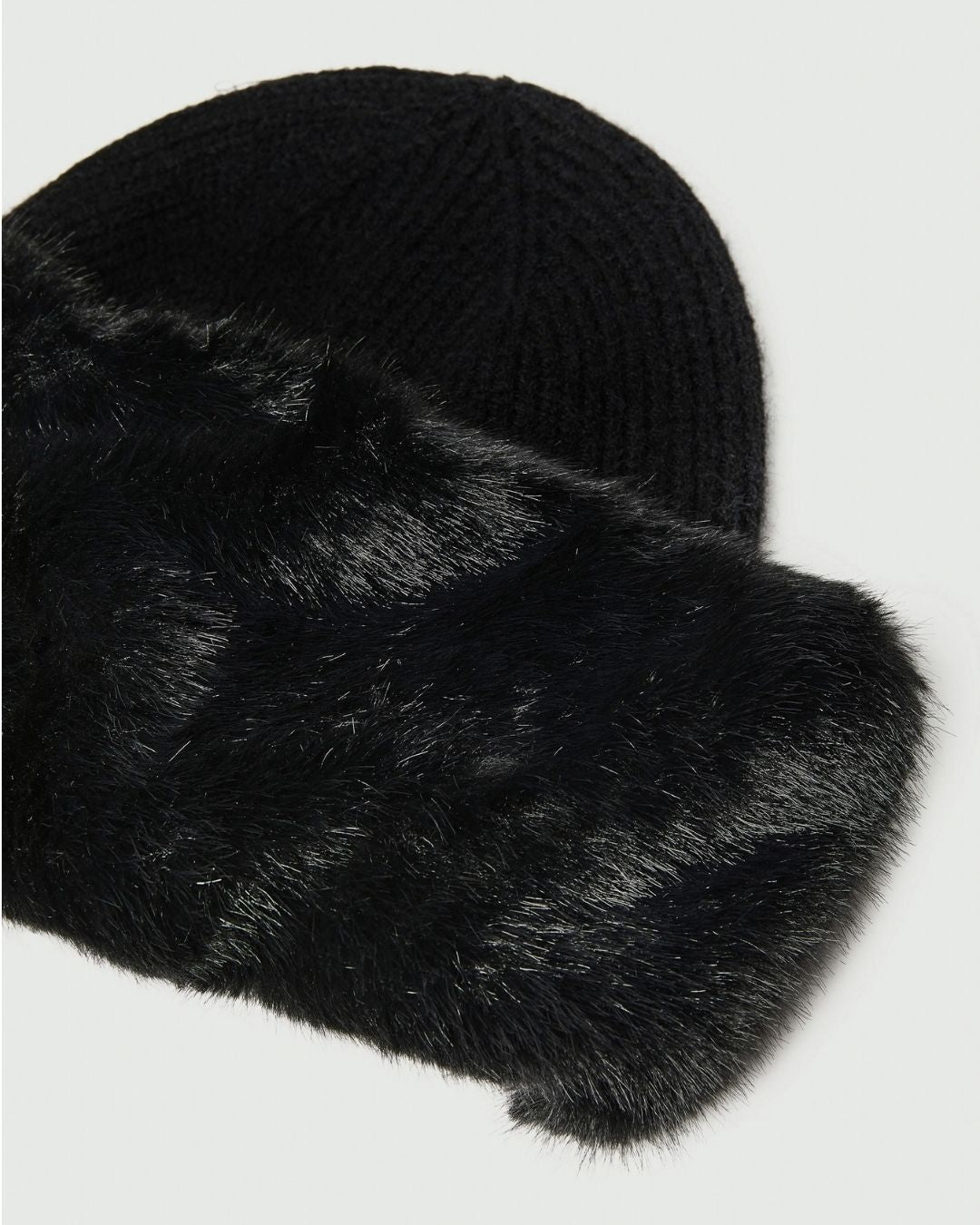 Berretto con bordo in tessuto furry Nero 2625576042200 003 EMME MARELLA