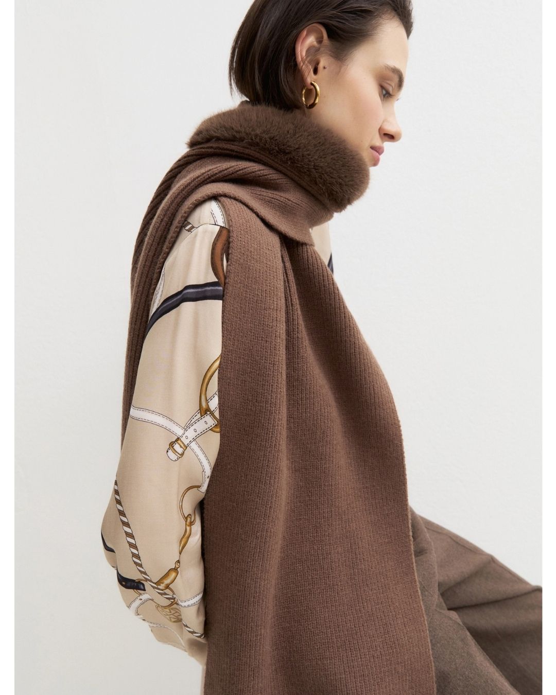Sciarpa cappuccio Emmcerchio con bordo in tessuto furry Marrone 2625746022200 002 EMME MARELLA
