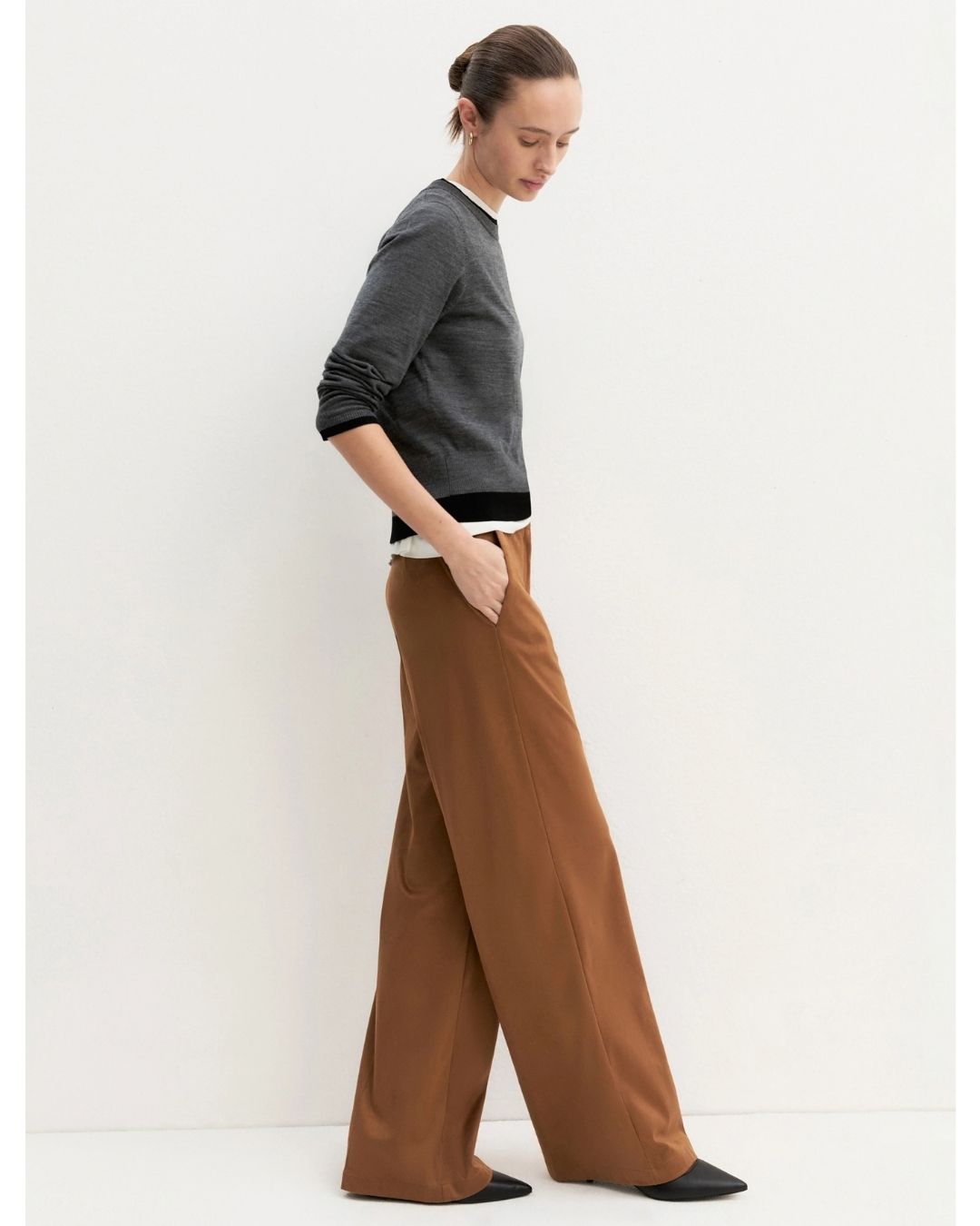 Pantalone dritto in jersey stretch Cognac 2625786071200 002 EMME MARELLA