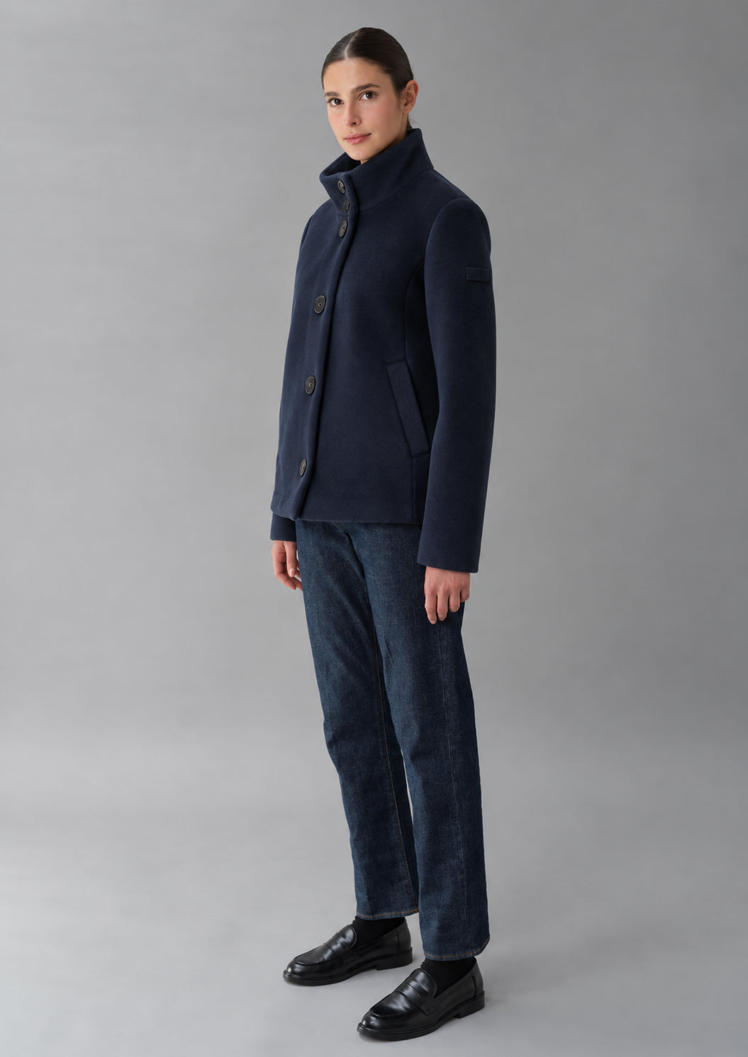 Giubbino corto realizzato in velluto liscio stretch Eve 26 Blu Navy RIW569J F0012 888 RIHUNIK