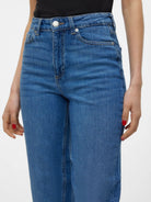 Vero Moda Jeans Donna Tessa A Vita Alta Mom Fit Medium Blue Denim 10297655 Medium Blue Denim VERO MODA