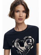 Desigual Maglietta cuore giornale Donna Nero 25WWTK04 2000 DESIGUAL