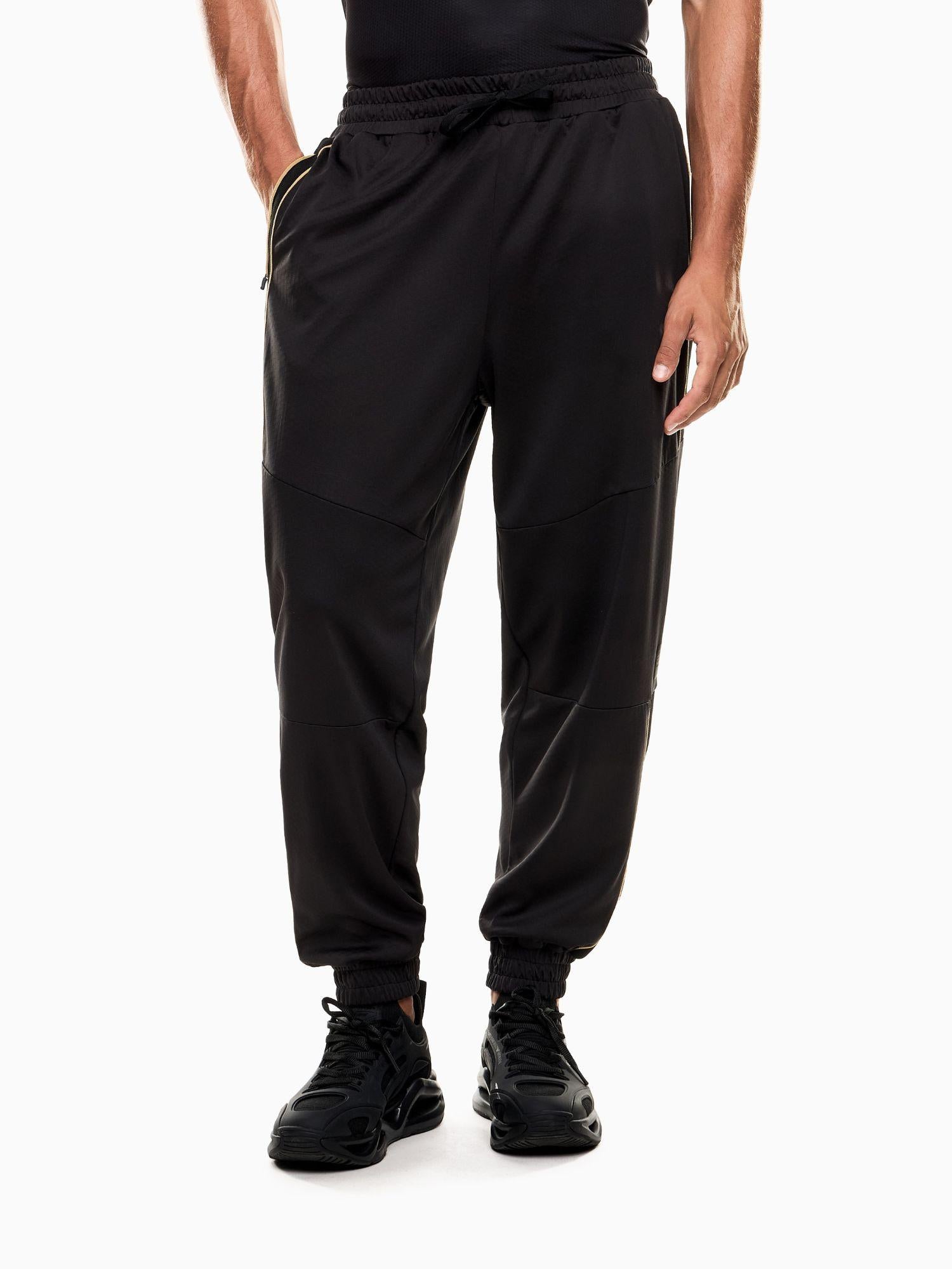 EA7 Emporio Armani Pantaloni jogger Soccer in tessuto tecnico Uomo Nero 7M000622 AF17089 UC001 EA7 EMPORIO ARMANI