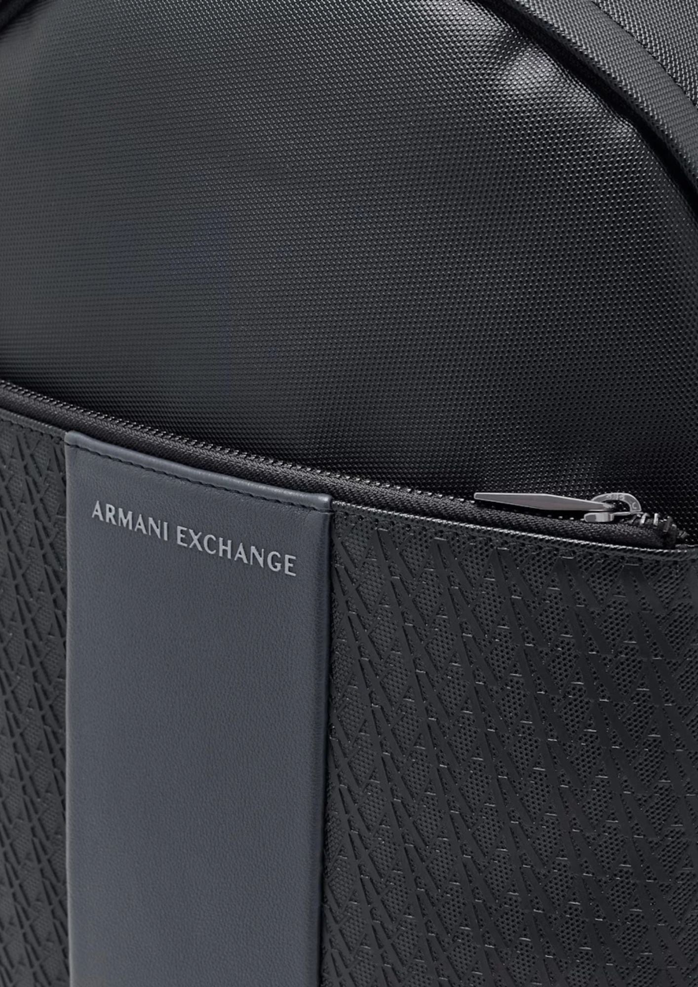 Zaino con banda a contrasto con logo e tasca frontale Nero Acciaio XM003173 AF26691 MC028 ARMANI EXCHANGE 