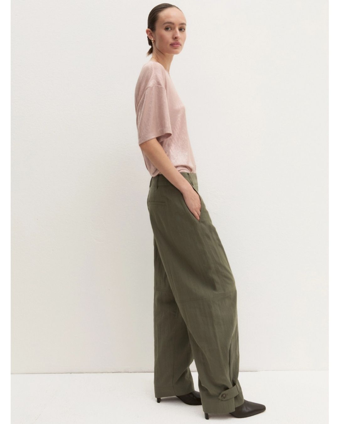 Pantalone fluido in tessuto crinckle Emmcalca Kaki 2625136014200 002 EMME MARELLA 