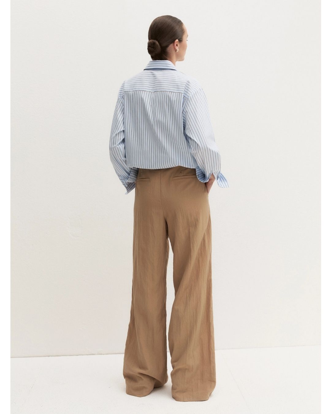 Pantalone wide leg in tessuto crinckle Emmtenace Naturale 2625136024200 001 EMME MARELLA 