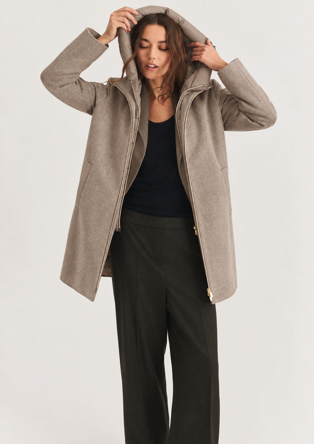 Giubbino in panno soft imbottito con cappuccio Emmbacio Sabbia 2625496102200 002 EMME MARELLA 