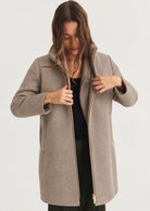 Giubbino in panno soft imbottito con cappuccio Emmbacio Sabbia 2625496102200 002 EMME MARELLA 