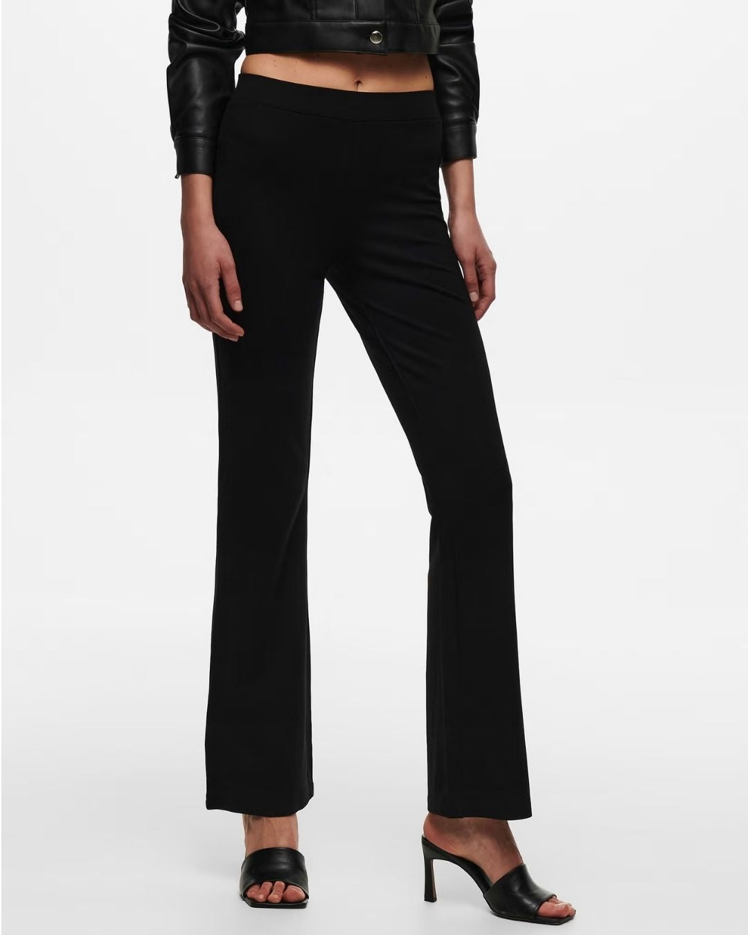 Pantaloni Flared Fit Pretty Donna Nero 15196908 Black JACQUELINE DE YONG 